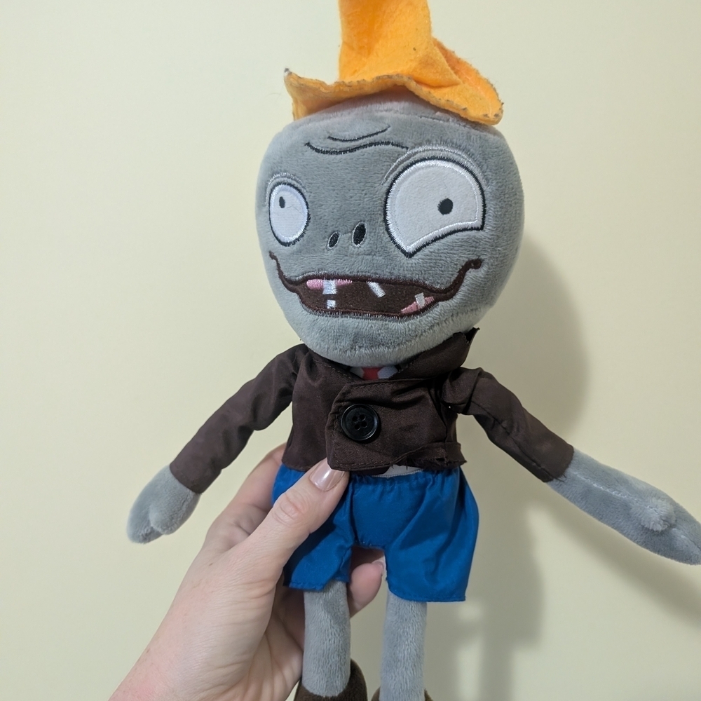 Plants Vs Zombie Plush Zombie Toy with Orange Hat - Picture 2 of 5